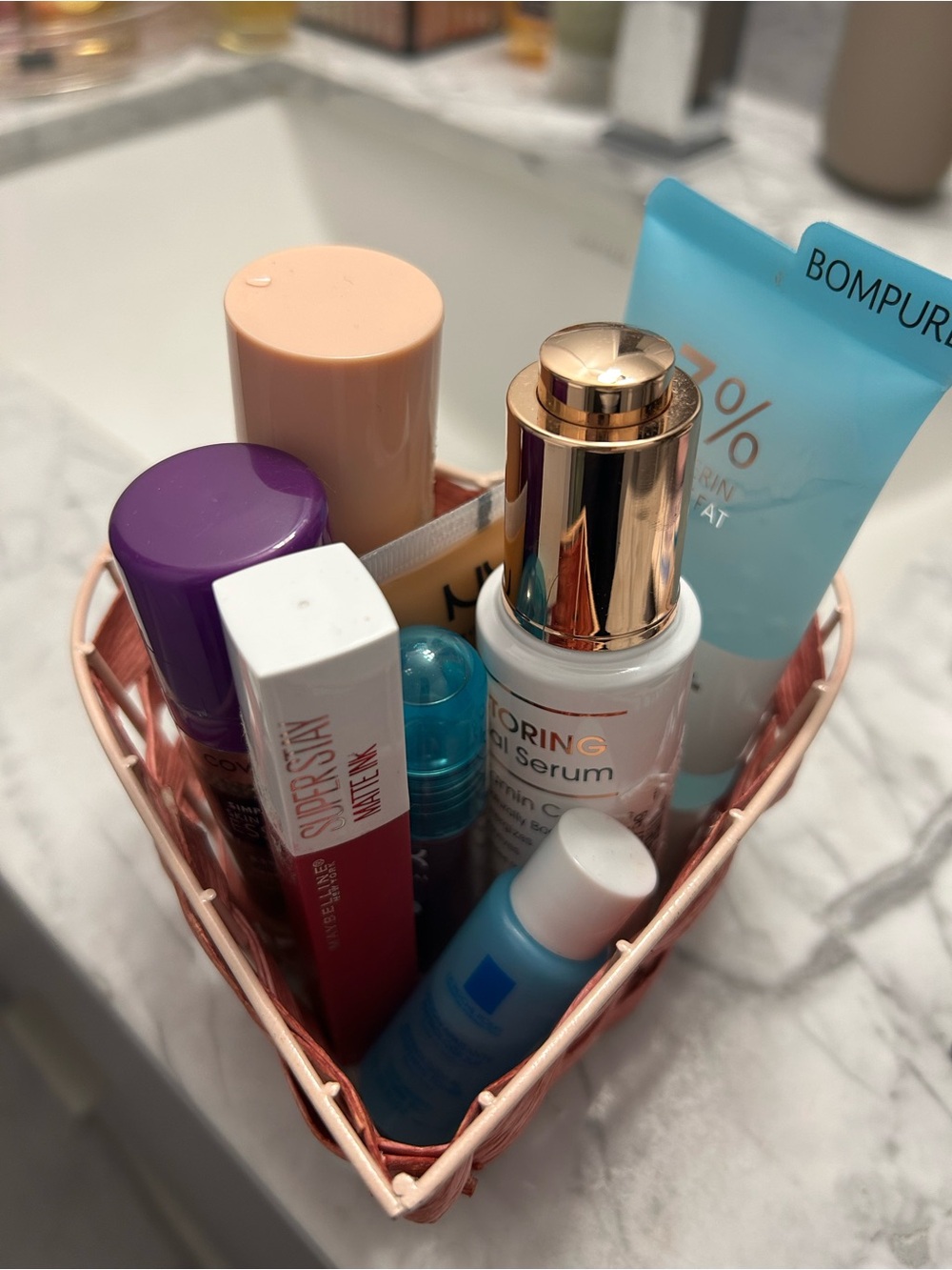 COVERGIRL Simply Ageless Skin Perfector Essence in Purple Cap